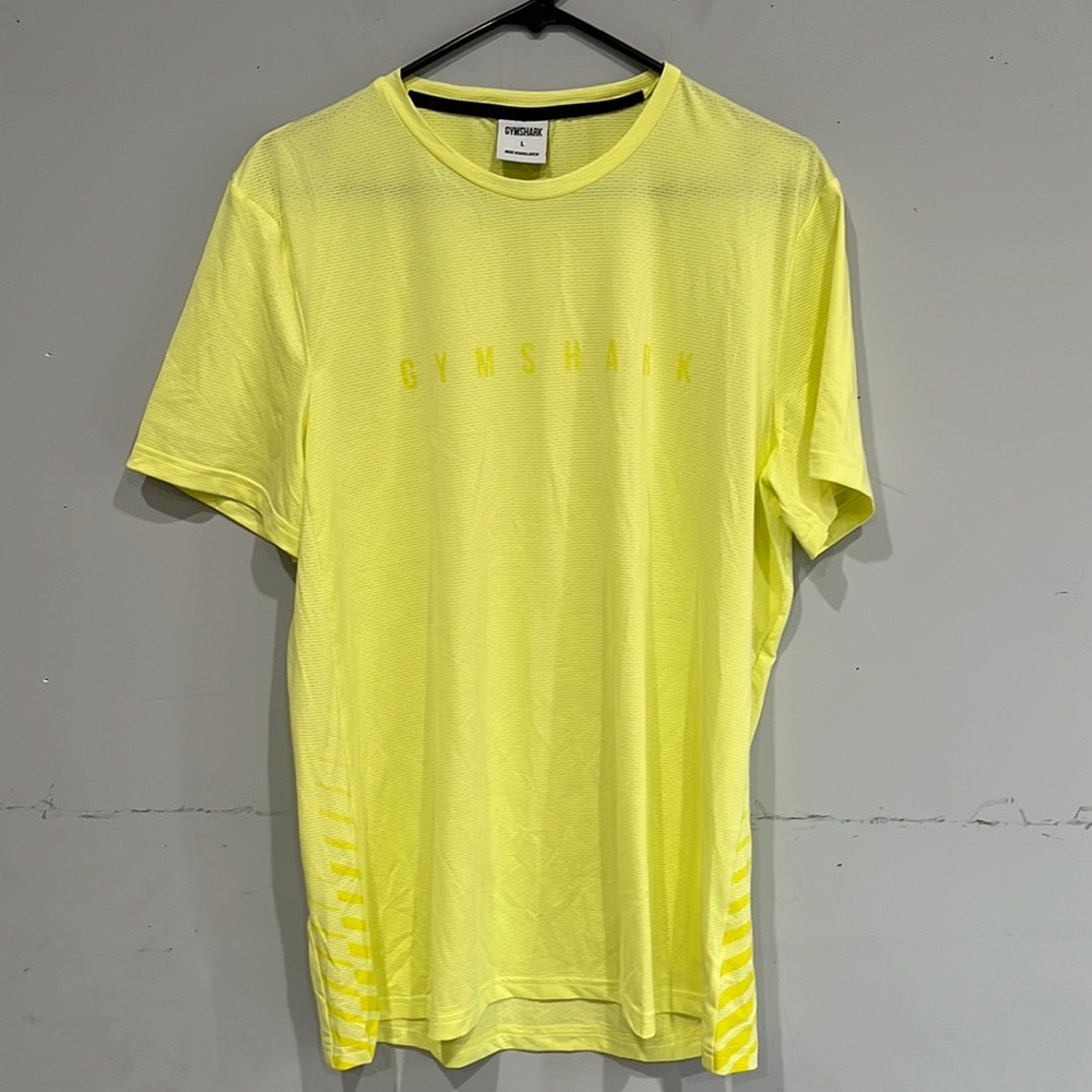 GYMSHARK shirt yellow